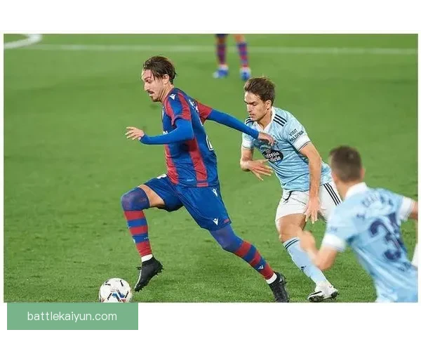 黄潜防线稳定，状态回暖值得关注，球队防守表现持续提升